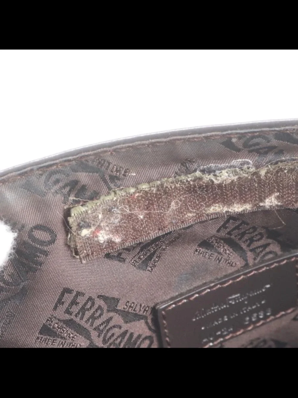 Salvatore Ferragamo slim messenger
